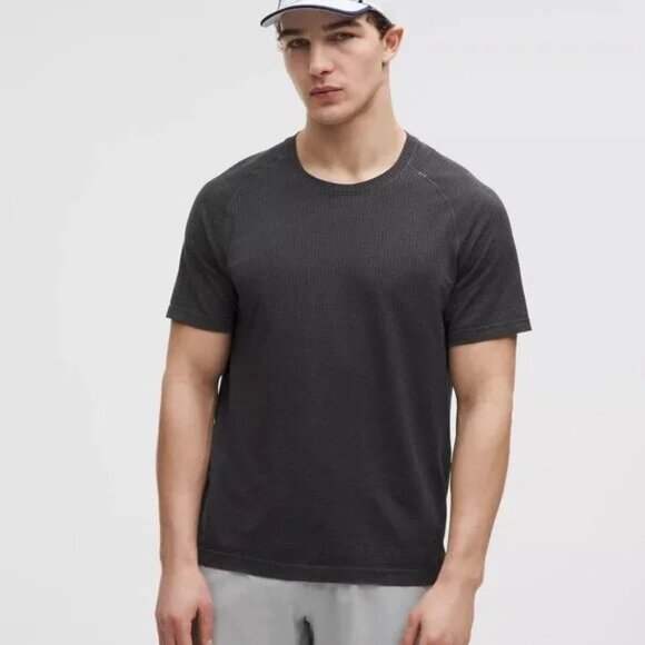 lululemon athletica Other - LULULEMON - Metal Vent Tech Short-Sleeve Shirt Graphite Grey / Black - Size M